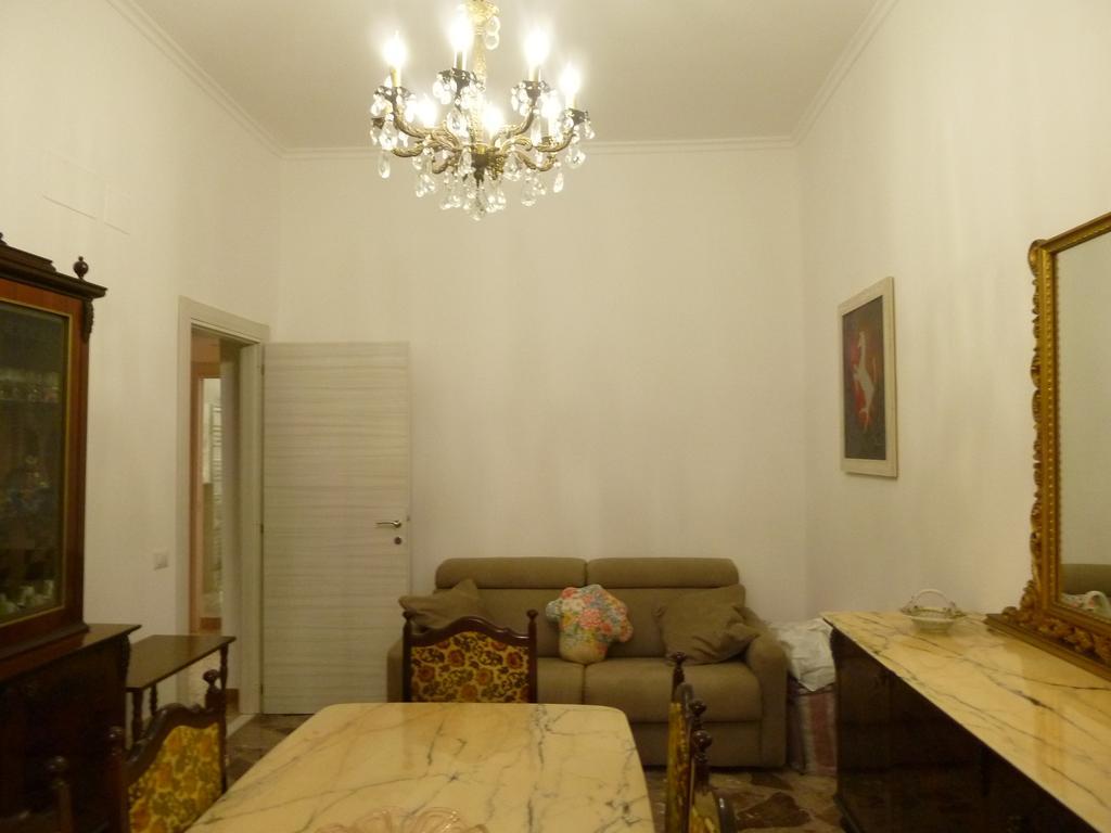 Termini Station Apartment Ai Due Cortili Presso Le Mura Aureliane Roma Exterior foto
